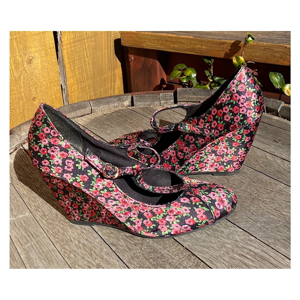 Sz 8M K-9 by RocketDog Floral Mary Jane wedge